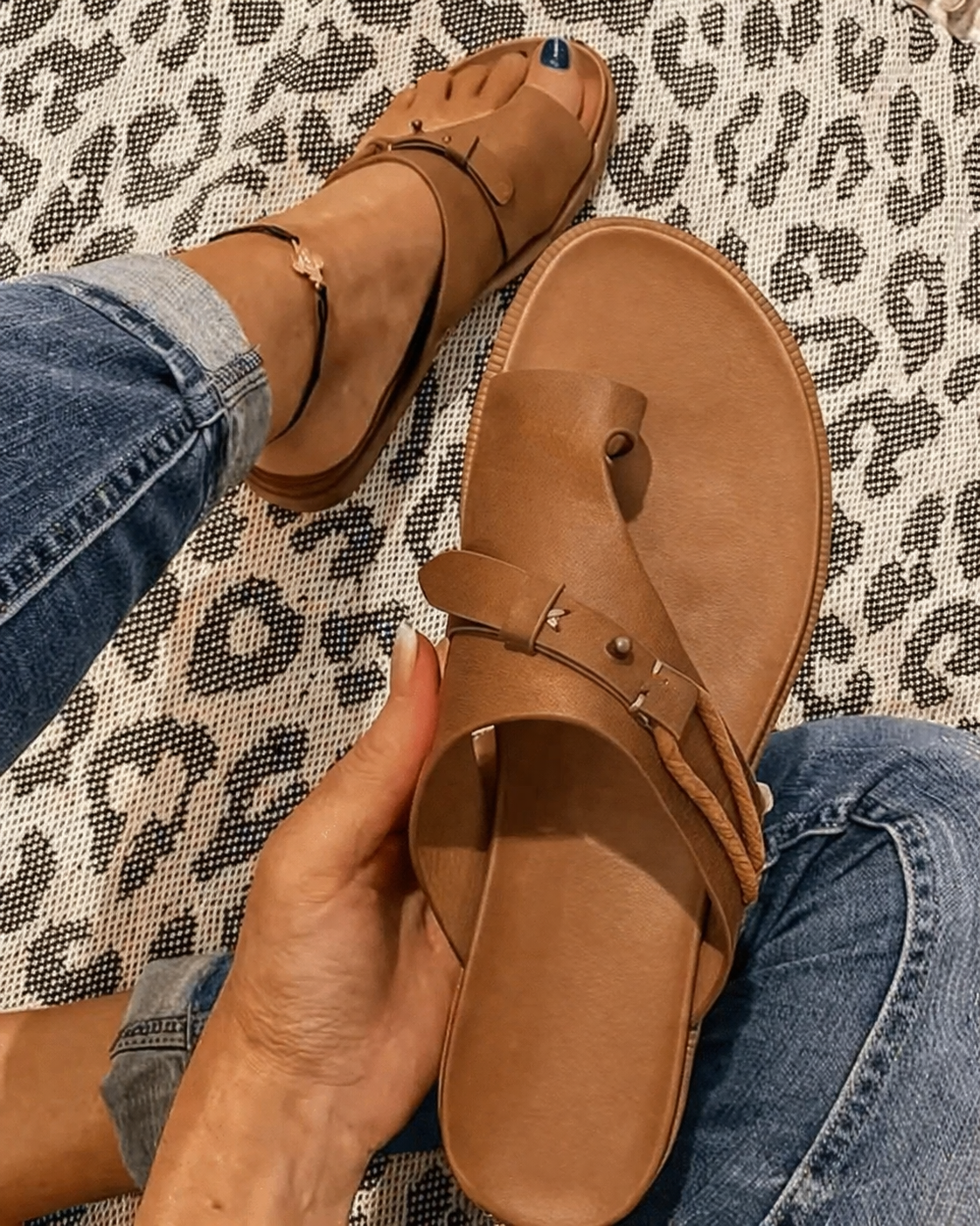 Women’s Flat Toe Loop Sandals